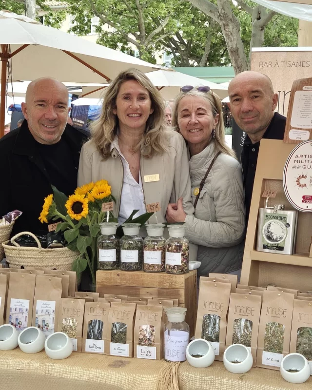 Retour en images sur le festival @les_chefs_a_sainttropez , placé cette année sous le parrainage du chef triplement étoilé @glennviel @baumaniere .

Un immense merci à Pascale et @carbonnel_tom  de @turquoiseeventssainttropez  @sun7graphic pour leur organisation sans faille.

Merci également à l’ensemble des chefs talentueux présents, et tout particulièrement à Maxime Meilleur @la_bouitte pour nous avoir choisis lors de l’interview de Sandrine @nouvellesgastronomiques 

Grâce à vous tous, nous avons pu célébrer la gastronomie, les produits du terroir et le partage dans une ambiance conviviale et généreuse.

On se retrouve l’année prochaine pour encore plus de saveurs, de découvertes et de belles rencontres ! @espritvillage